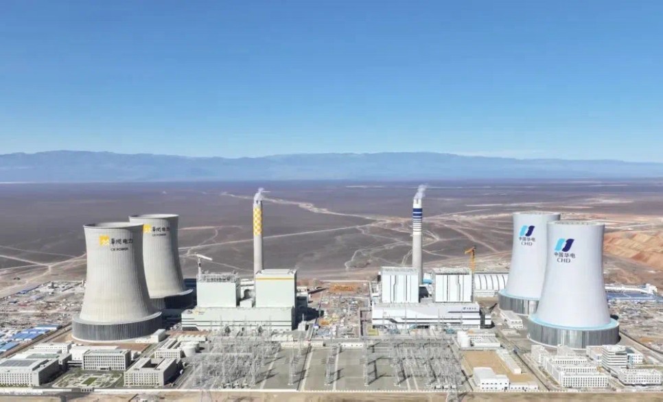 沙漠极境崛起智慧能源枢纽：鸿运国际助力 